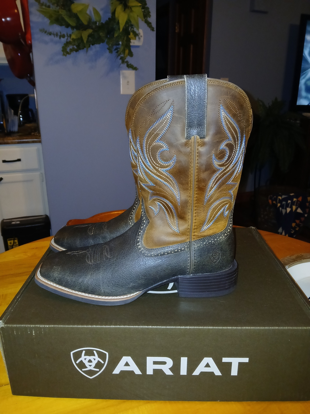 Mens Ariat Dark Brown and Tan Western Leather Boots - Picture 3 of 8
